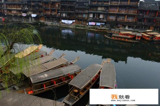 湖南凤凰古城给你的第一印象是什么？