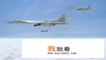 有一张图片实在飞机上吴昕和李易峰做在一起怎么回事？