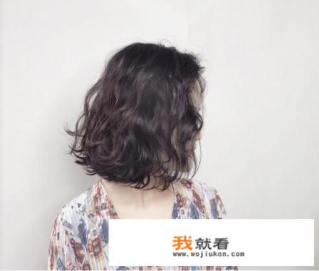 女生烫发发型什么好看时尚烫发染发让你更有魅力？