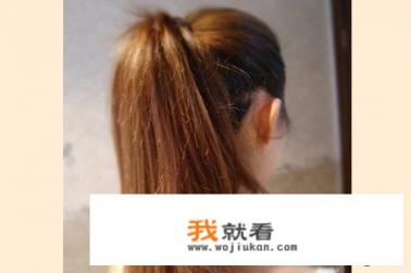丸子头简单扎法？