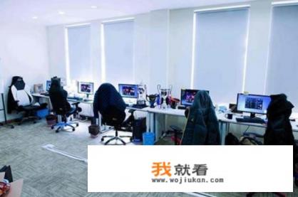 每月10000包吃住，但每天都要打王者，不允许打其他游戏，走职业化道路，你愿意吗？