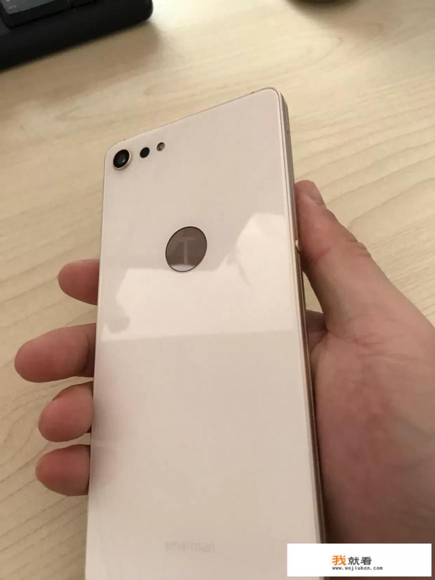 现在这个时候，锤子的坚果Pro2还值得入手吗？