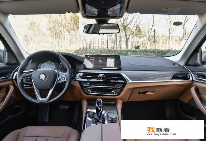 宝马530Li豪华与535Li领先哪个好?两者有什么区别? 价格差不多？