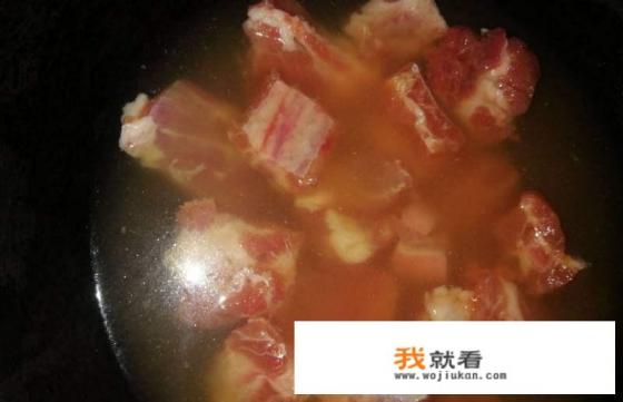 红烧排骨焖土豆步骤？
