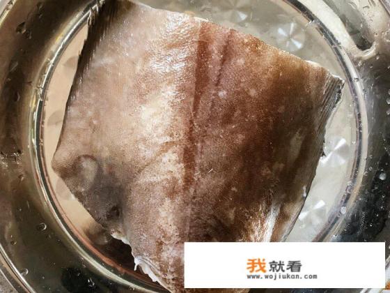 清蒸鲽鱼正宗做法全过程？