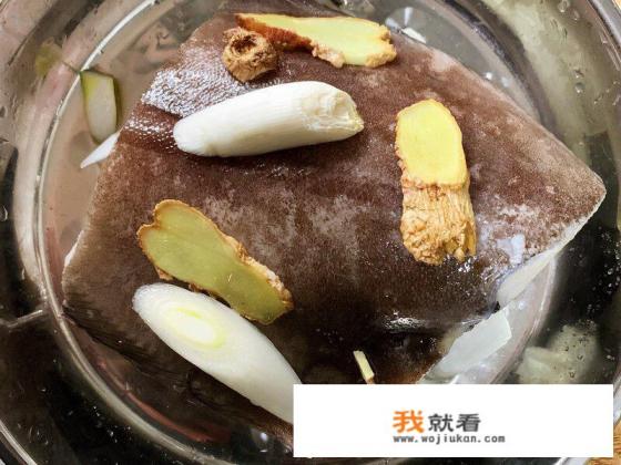 清蒸鲽鱼正宗做法全过程？
