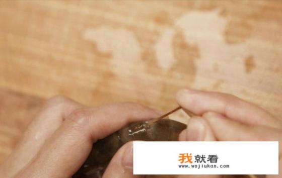 胶东大厨六加七油焖大虾做法？