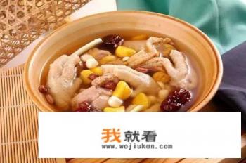 板栗可以和什么一起炖鸡？