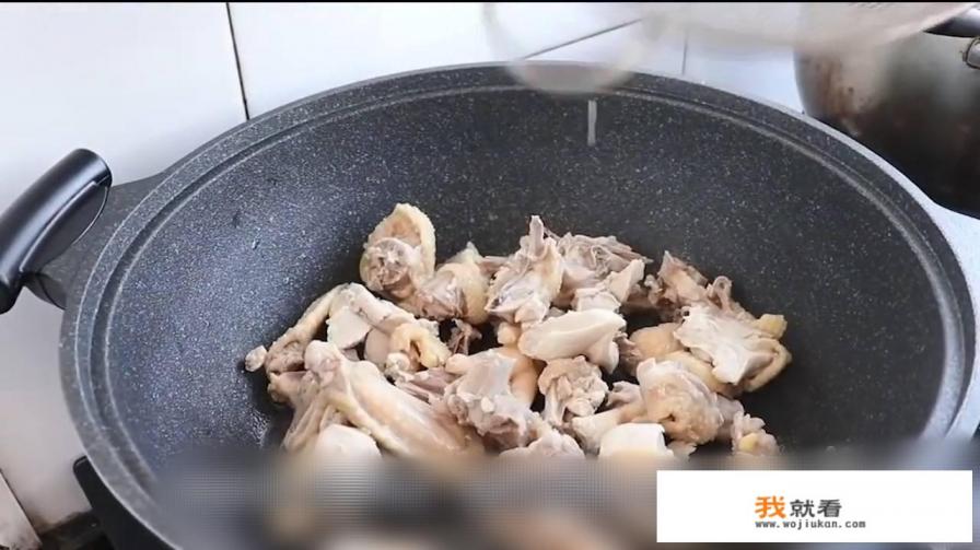 清炖鸡汤怎么炖好喝又有营养？