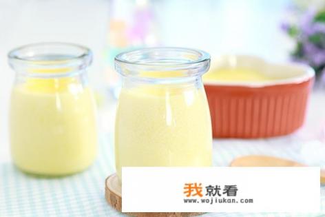 晚上来份甜品，布丁和水果果冻你会选哪种呢？