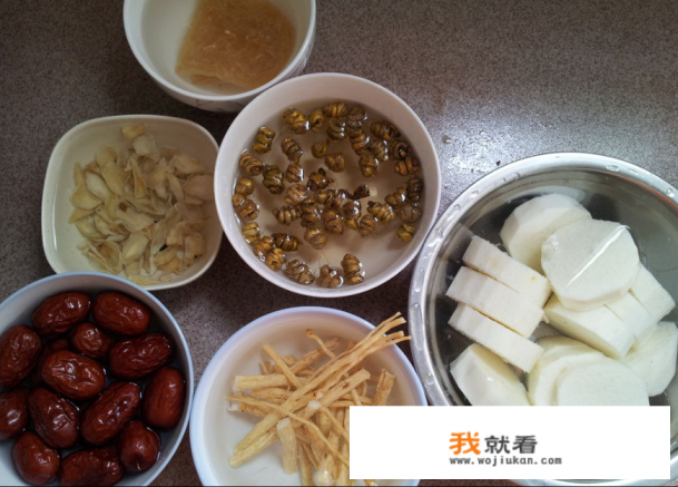 广东人煲鸡汤最正宗做法？