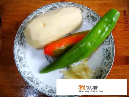 青椒土豆片家常做法？