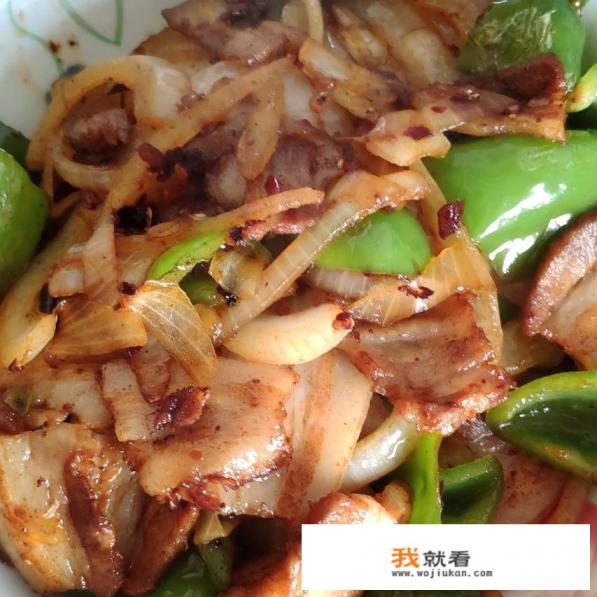 回锅肉除了传统的蒜苗回锅、青椒回锅外还有其他创意做法吗？