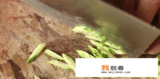 老东北美食黄瓜片炒鸡蛋做法？
