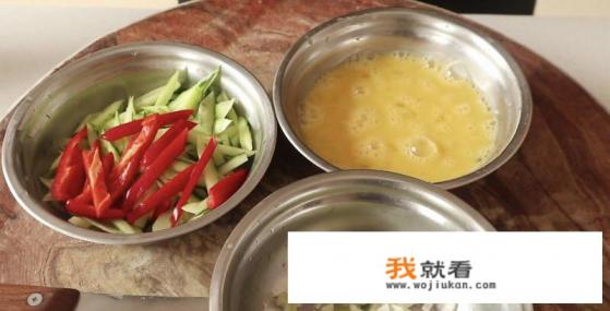 老东北美食黄瓜片炒鸡蛋做法？