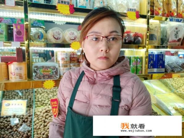 我想开一家零食店，加盟好还是自主开店好？加盟店什么品牌好？