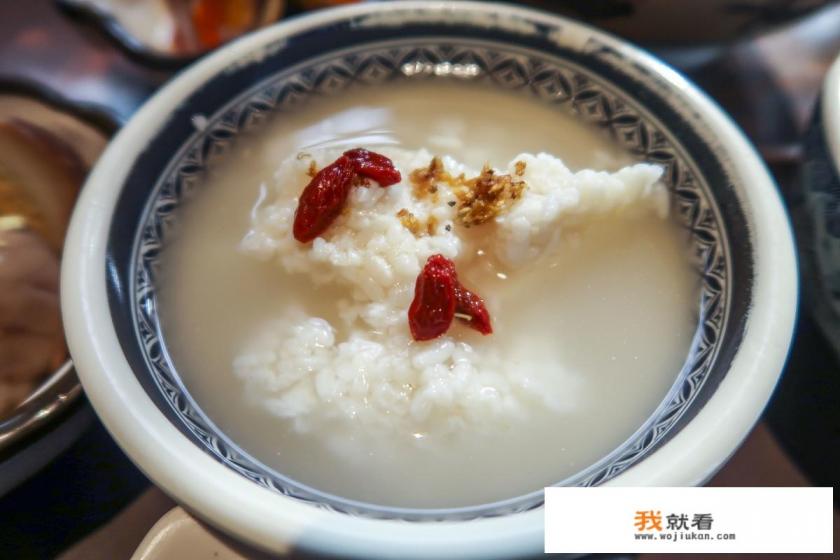 请问哺乳期喝米酒鸡蛋会下奶吗？