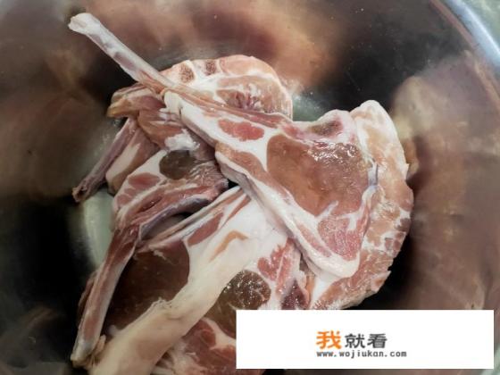烤羊排的做法烤箱烤羊排的做法？