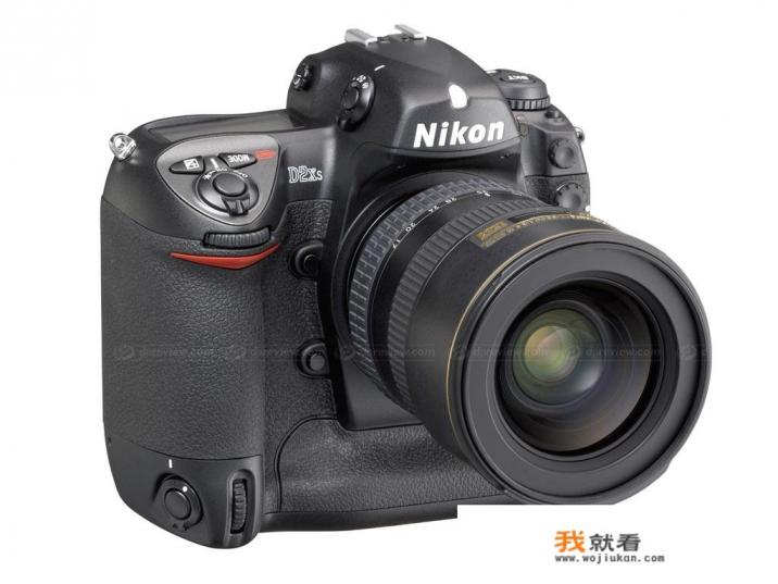 尼康D2XS相机用升级固件吗？