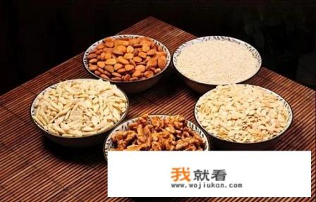 叉烧月饼和五仁月饼有什么区别？