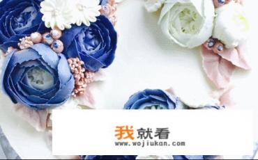 现在市场上的蛋糕店是不是不流行裱花了？