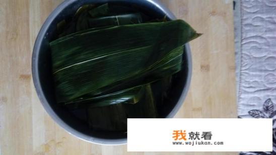 包粽子手法的过程简短一段话？