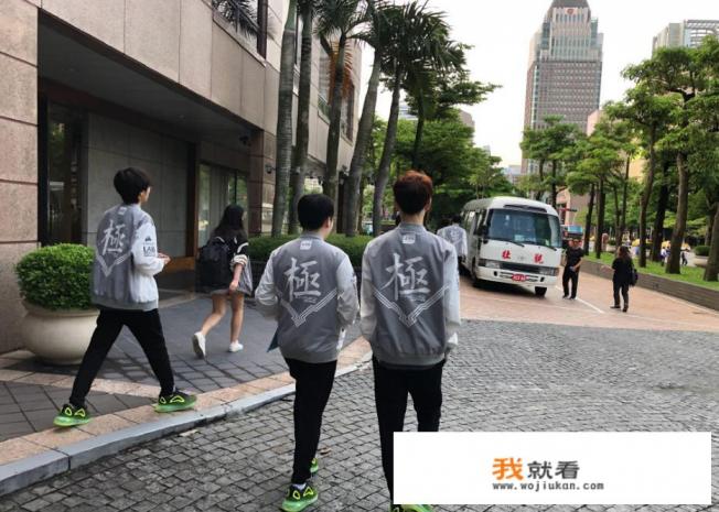 游戏王决斗怪兽，游戏的历史,可以追溯到5000年前的古代埃及。古代的游戏,用来预言人类以及法老王的？