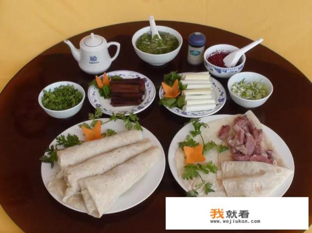 朝天锅和卷饼区别？