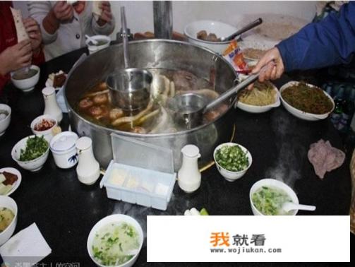 朝天锅和卷饼区别？