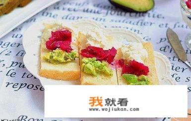 在家里做早餐，卖小区里邻居。例如包子，手抓饼，鸡蛋灌饼。怎么吸引小区里的邻居呢？