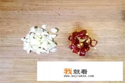 肉包菜粉条西红柿的家常做法？