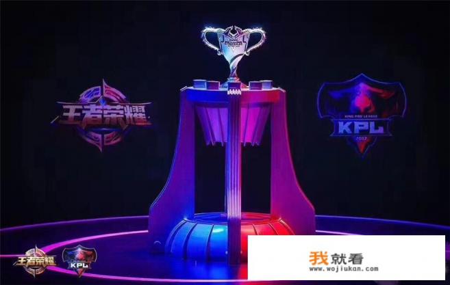打游戏也成正经职业：电竞从业人员44万，平均薪酬1.1万，你会让孩子走这条路吗？