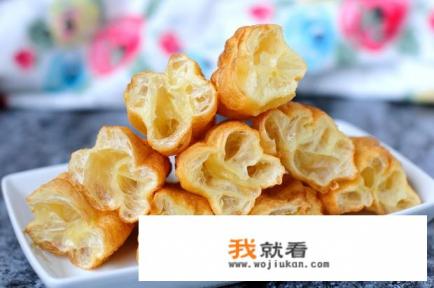 炸油条怎样才能炸的外表酥里面松软？