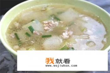 怀孕初期可以和莲藕绿豆猪骨汤吗？