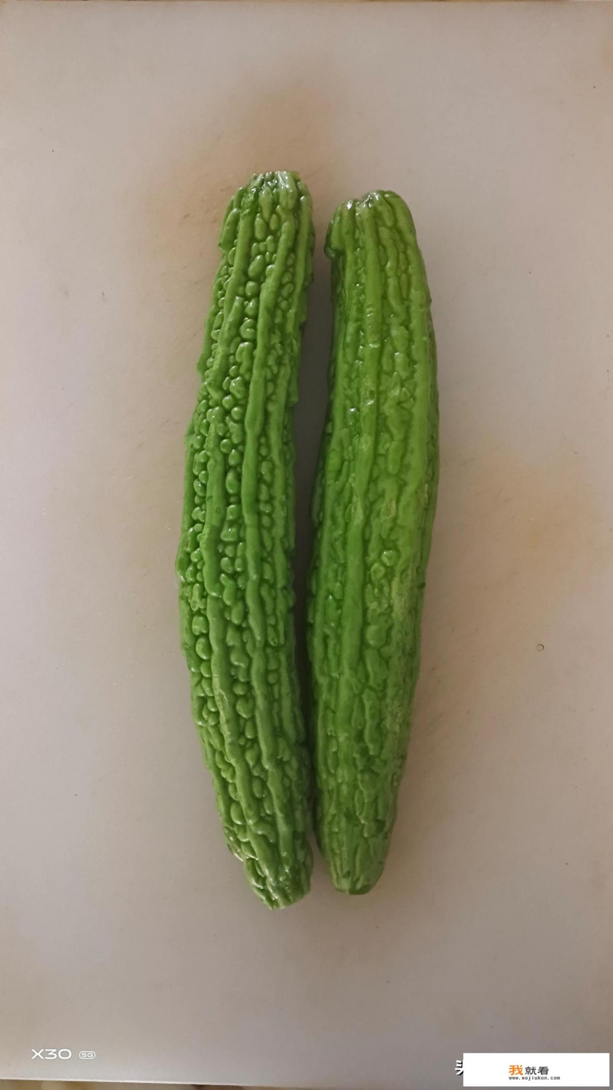 凉拌苦瓜要焯水吗？