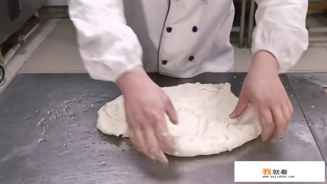 盐碱拉面怎么搓？