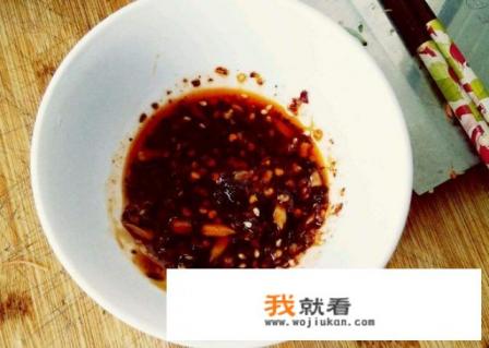 谁能告诉我凉拌莴笋怎样做才又脆又好吃？