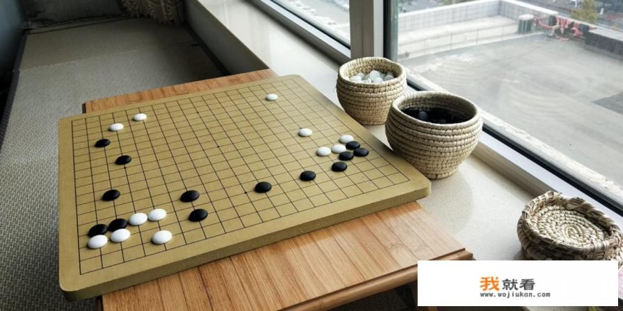 我爸玩儿围棋游戏，玩儿不过别人能生气到扇自己耳光，这是什么心理？