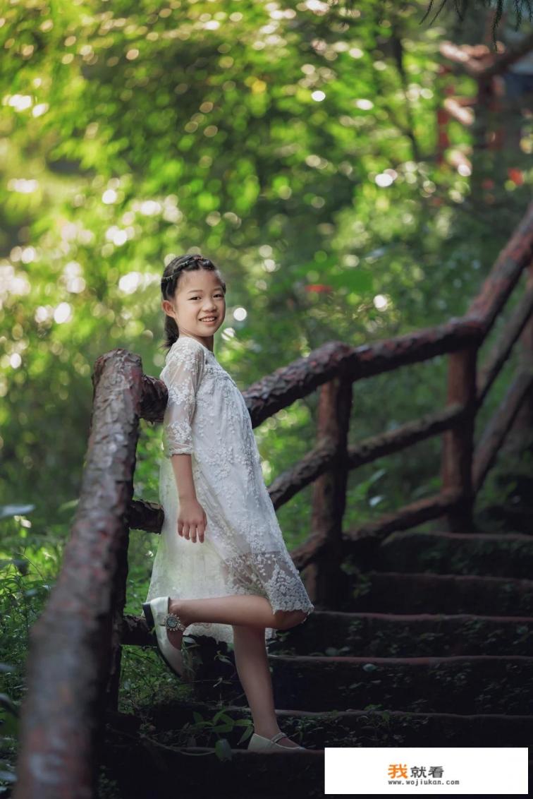 我想买一支70-200/F2.8镜头，哪家镜头性价比高？