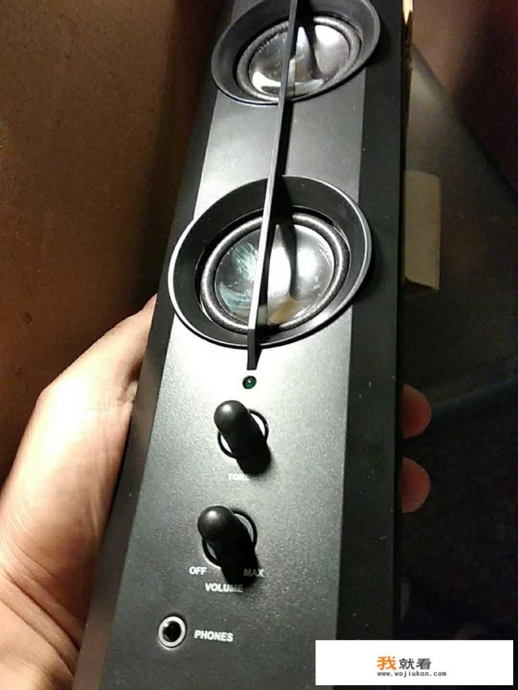 游戏音响 V2X 和V2专业版 区别？