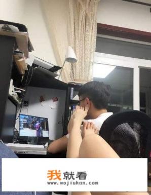 老公整天除了工作就是打游戏，不跟我交流，每天和傻子一样怎么办？