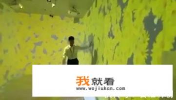 一本女主快穿小说，其中有一个是全息电竞的，原剧情是一个女生捡到了一块可以提升自己在全息游戏的技术？