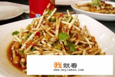 鱼腥草也叫折耳根,它有什么功效?吃了有什么好处? 鱼腥草也叫折耳根,它有什么功效?吃了有什么好处?