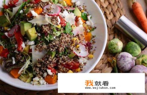 我是两夫妻的，要开个小餐馆，两个人都要办健康证吗？