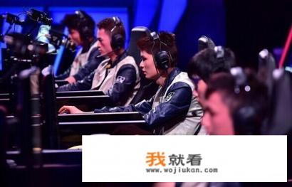 如果moba类游戏专门增加一个指挥位置，只负责根据形势指挥战斗会不会更精彩？