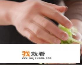 如何做莴笋木耳炒鸡蛋这道菜？