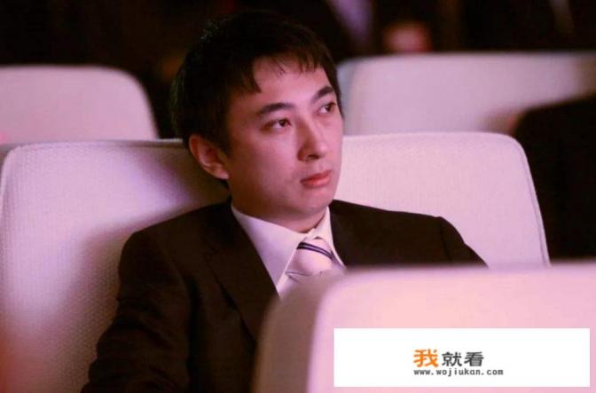 饥饿游戏斯诺为什么杀校长？