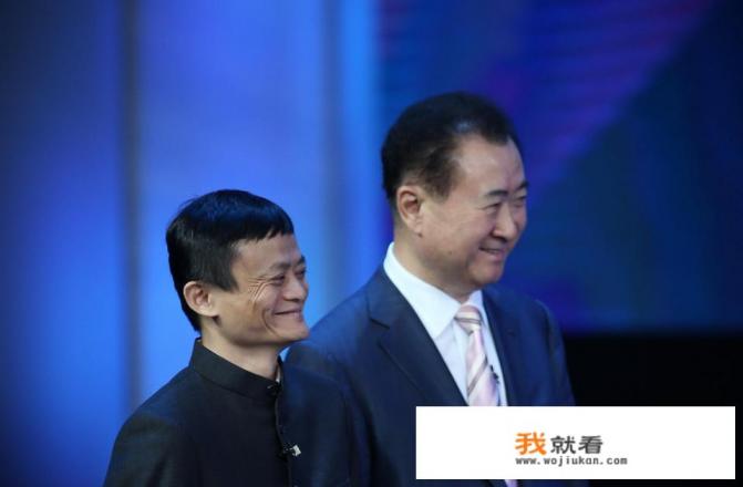 饥饿游戏斯诺为什么杀校长？