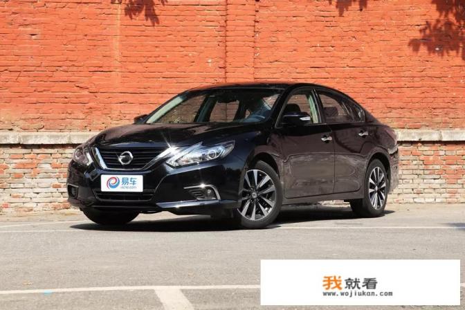 奔驰e200远光灯怎么开？