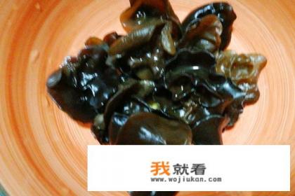 香菇炒鸡丁的做法？